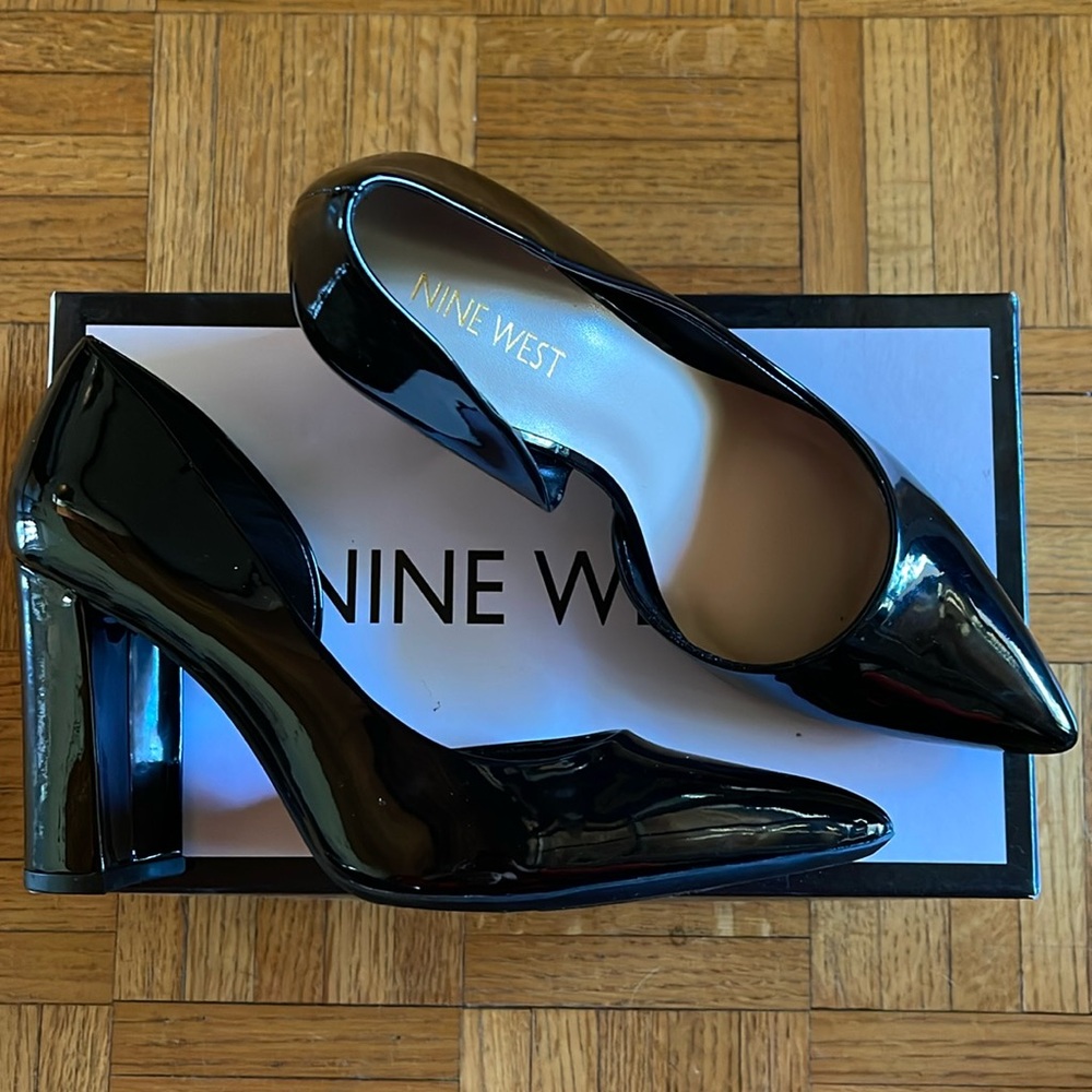 Nine West Size 6.5 Black Patent Leather Block Heel Pumps
